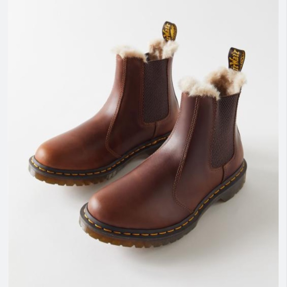 Dr. Martens Leonore Chelsea boots faux fur lined